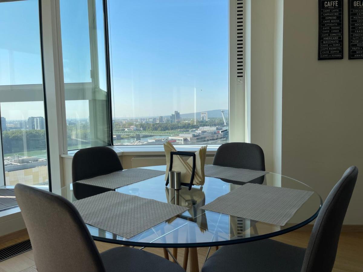 Sag Panorama Apartment 3 Rooms 19Th Floor Great View Free Parking Bratislava Eksteriør bilde