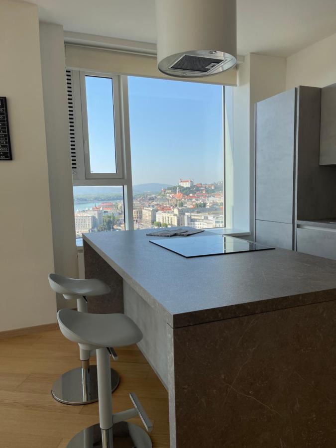 Sag Panorama Apartment 3 Rooms 19Th Floor Great View Free Parking Bratislava Eksteriør bilde