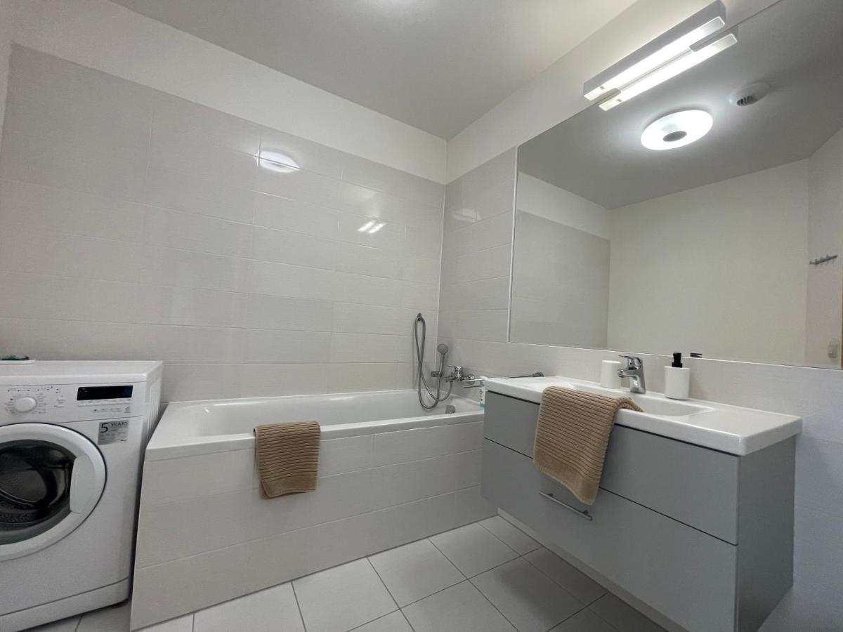 Sag Panorama Apartment 3 Rooms 19Th Floor Great View Free Parking Bratislava Eksteriør bilde