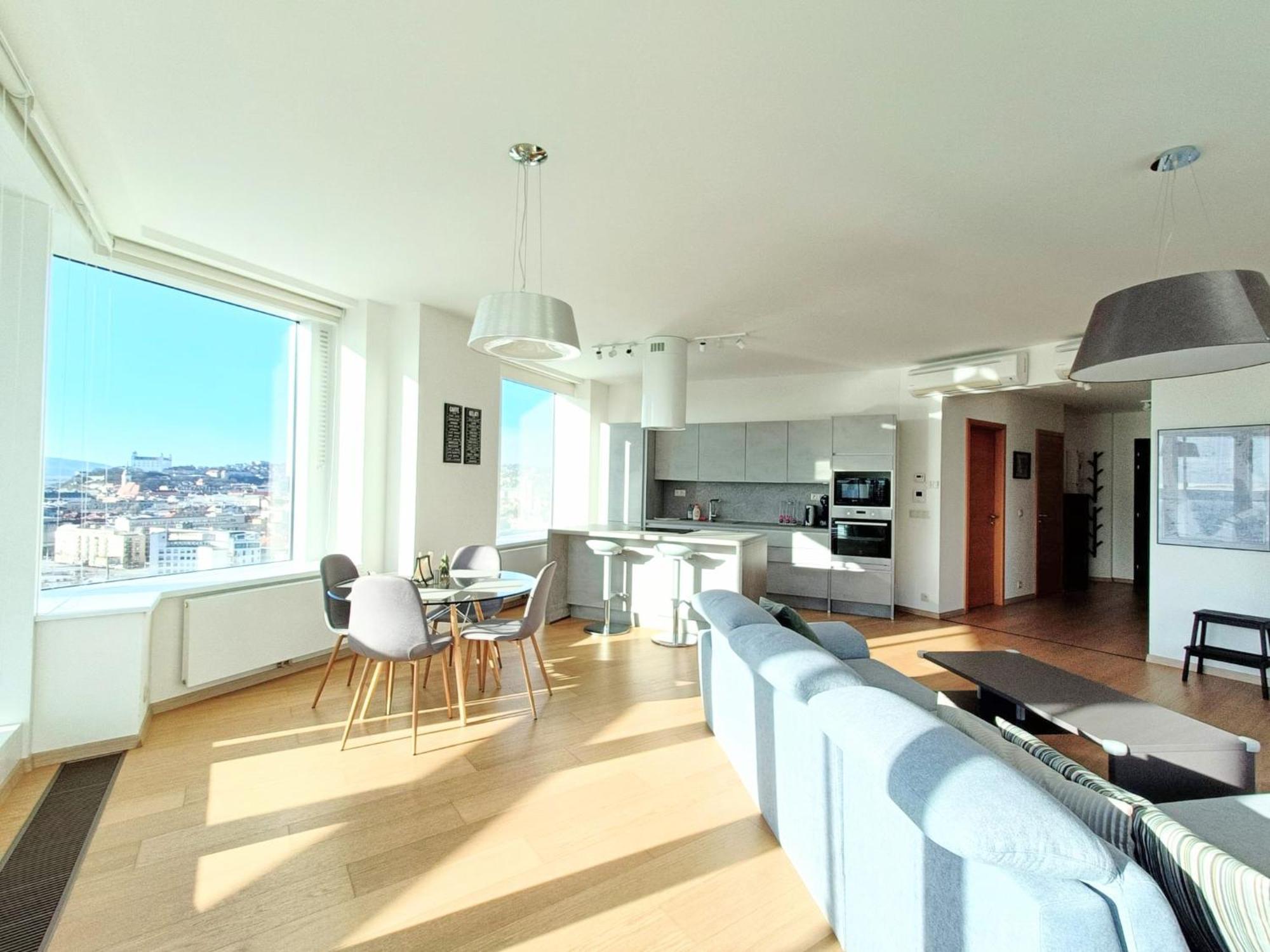 Sag Panorama Apartment 3 Rooms 19Th Floor Great View Free Parking Bratislava Eksteriør bilde
