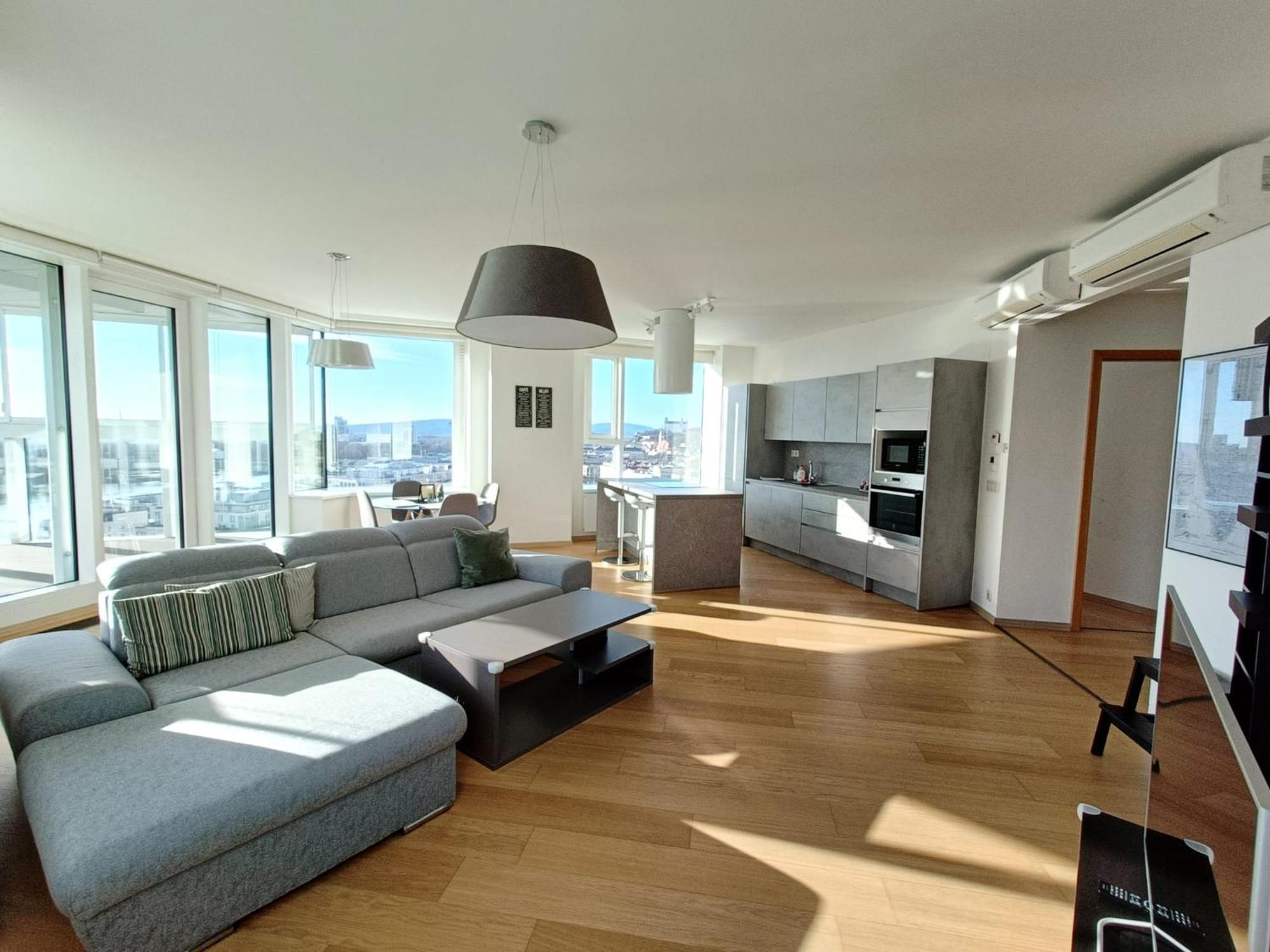 Sag Panorama Apartment 3 Rooms 19Th Floor Great View Free Parking Bratislava Eksteriør bilde