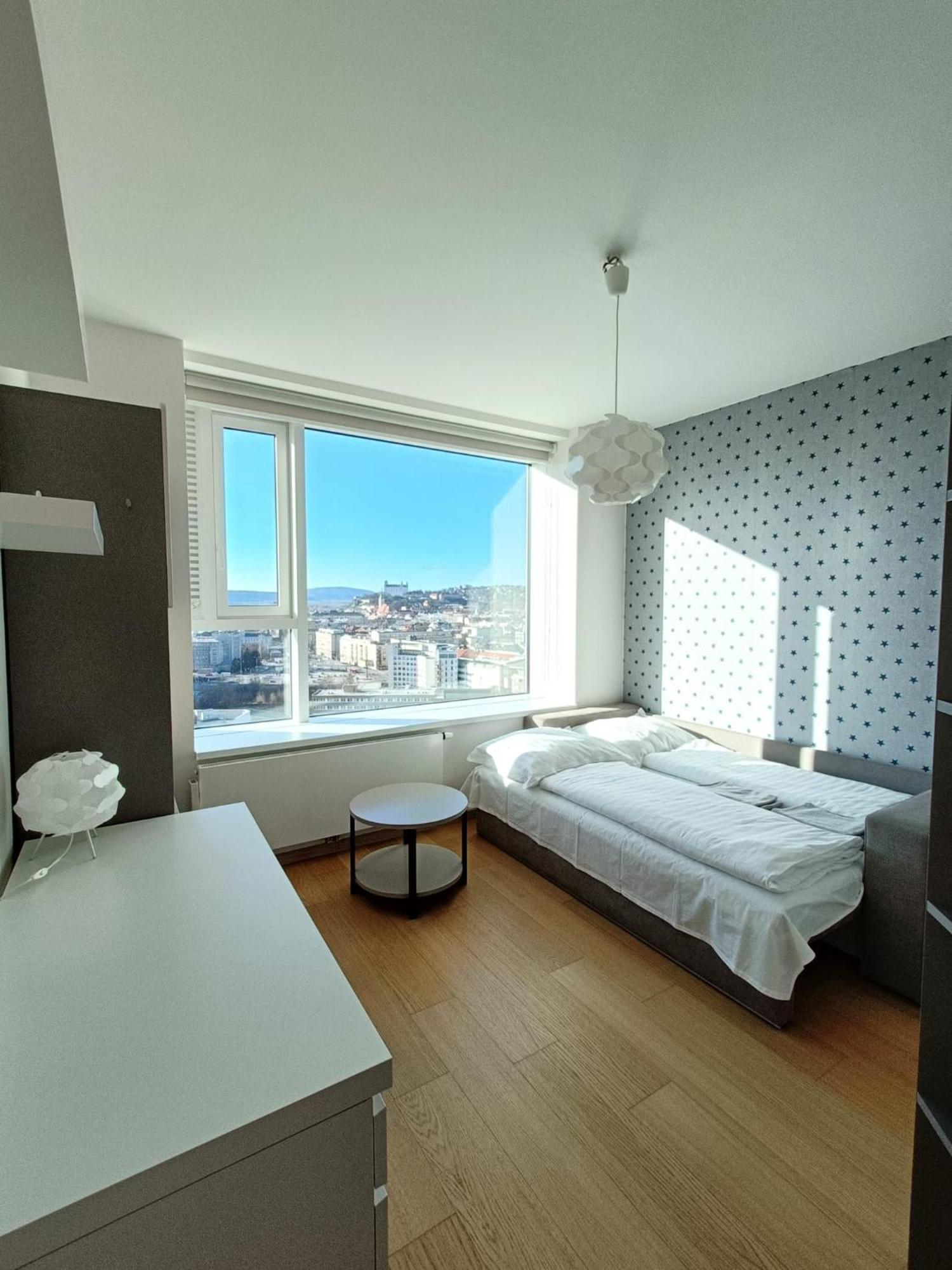 Sag Panorama Apartment 3 Rooms 19Th Floor Great View Free Parking Bratislava Eksteriør bilde